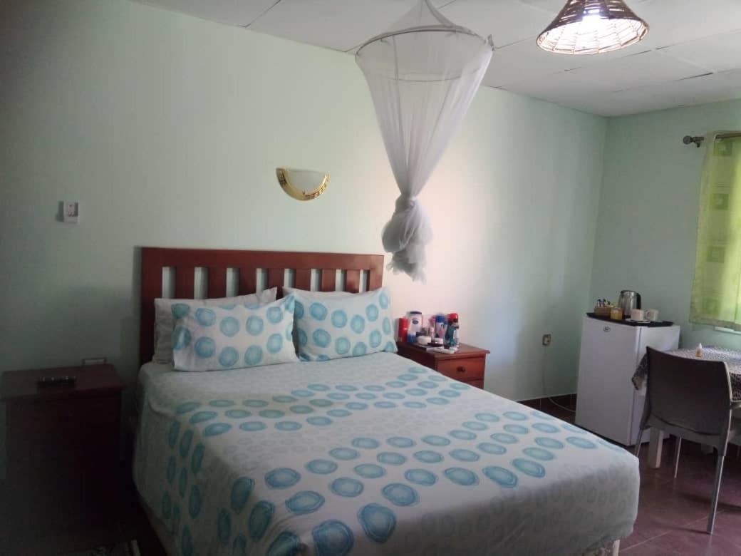 ليفينغستون Gloria'S Bed And Breakfast المظهر الخارجي الصورة