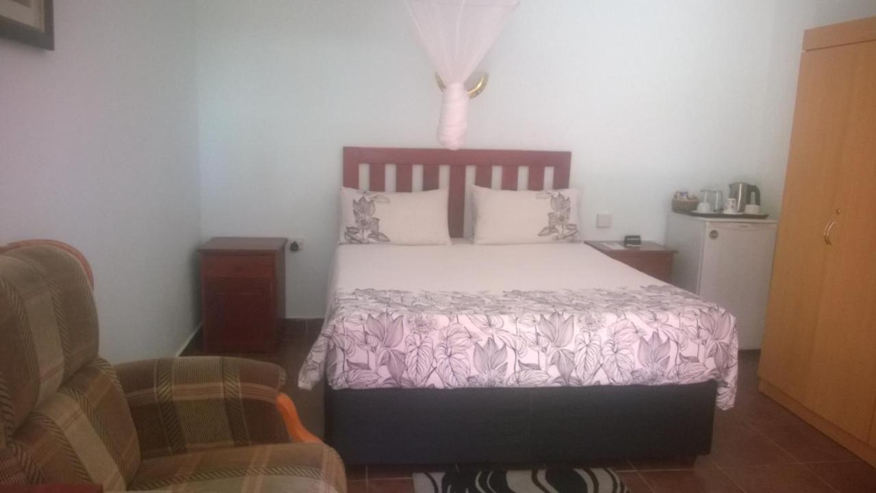 ليفينغستون Gloria'S Bed And Breakfast المظهر الخارجي الصورة
