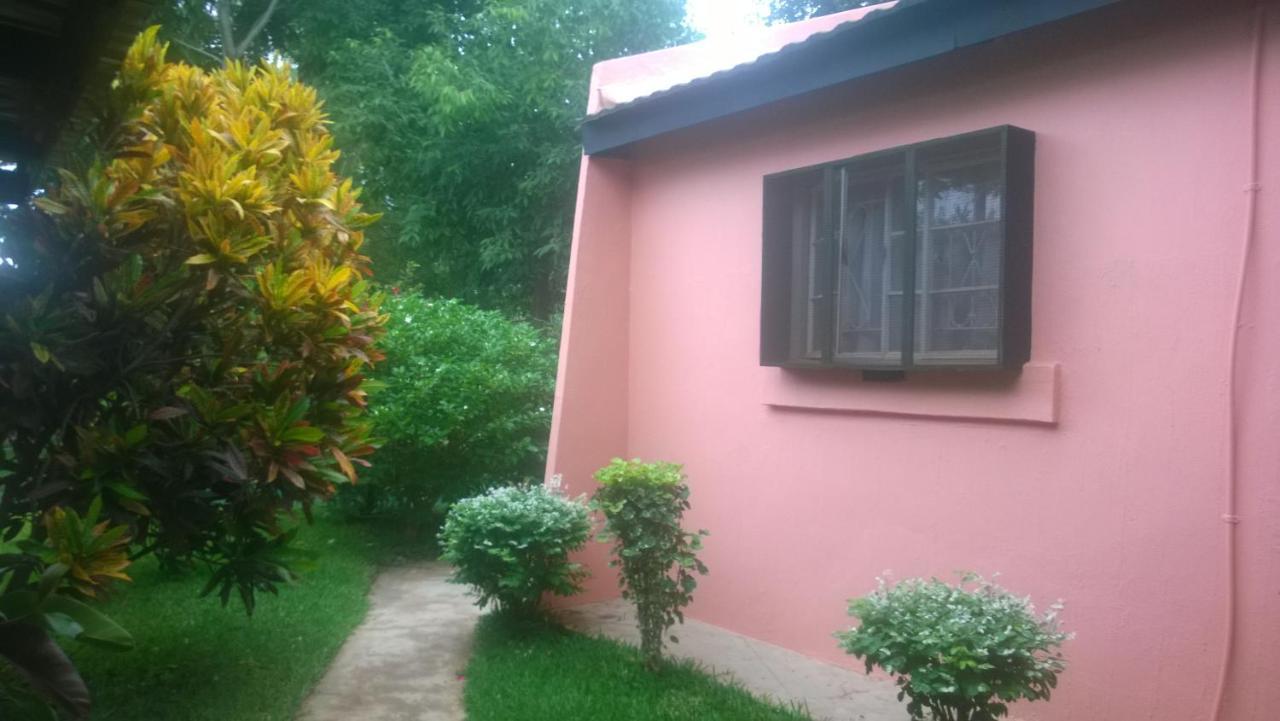 ليفينغستون Gloria'S Bed And Breakfast المظهر الخارجي الصورة