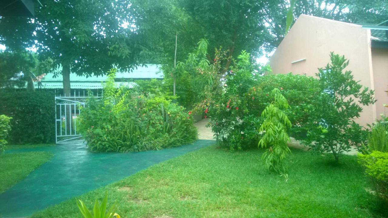 ليفينغستون Gloria'S Bed And Breakfast المظهر الخارجي الصورة