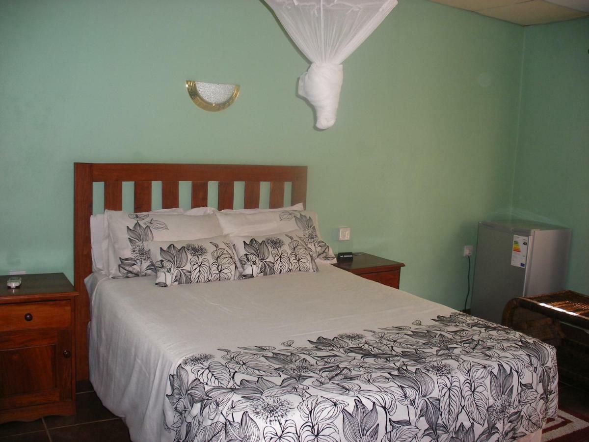 ليفينغستون Gloria'S Bed And Breakfast المظهر الخارجي الصورة